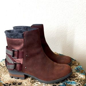 Sorel  Lolla Boot Brown Size 7 Womens